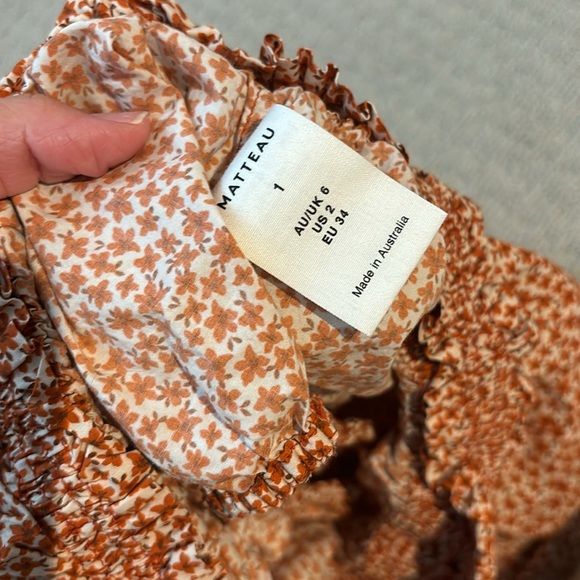 Matteau floral cropped long sleeve top - Picture 3 of 3